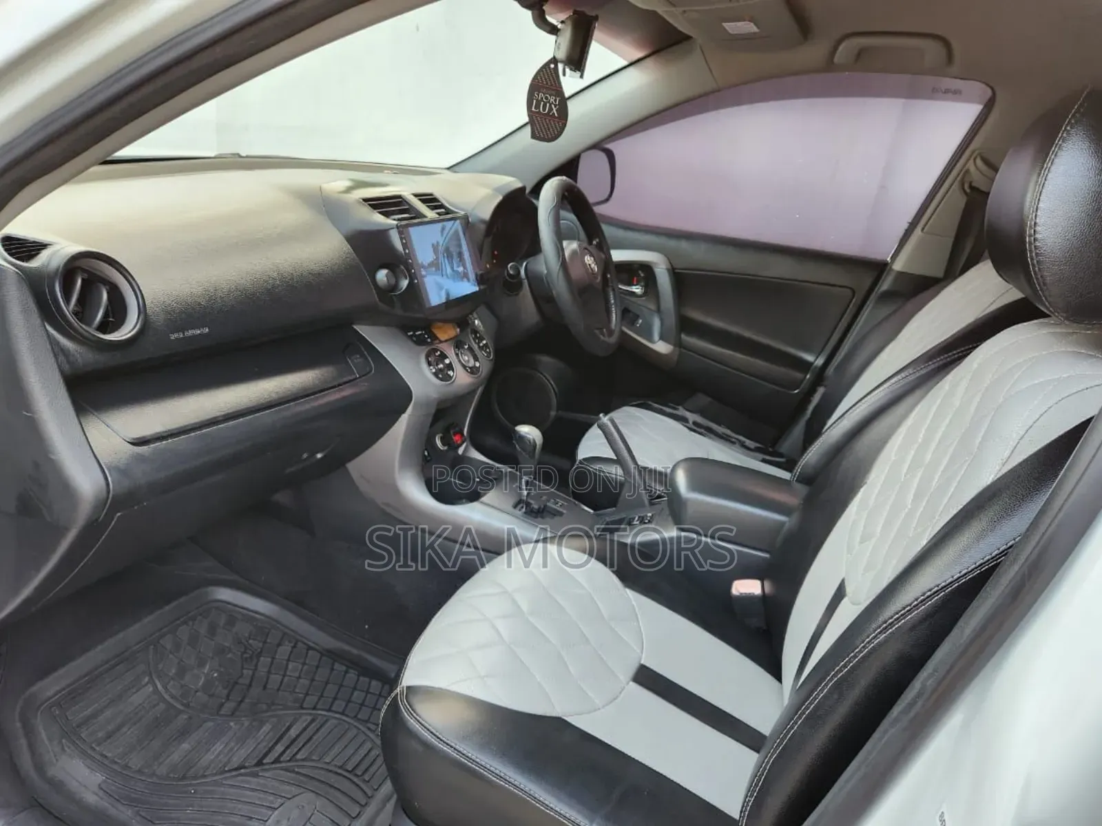 Toyota RAV4 2007 White