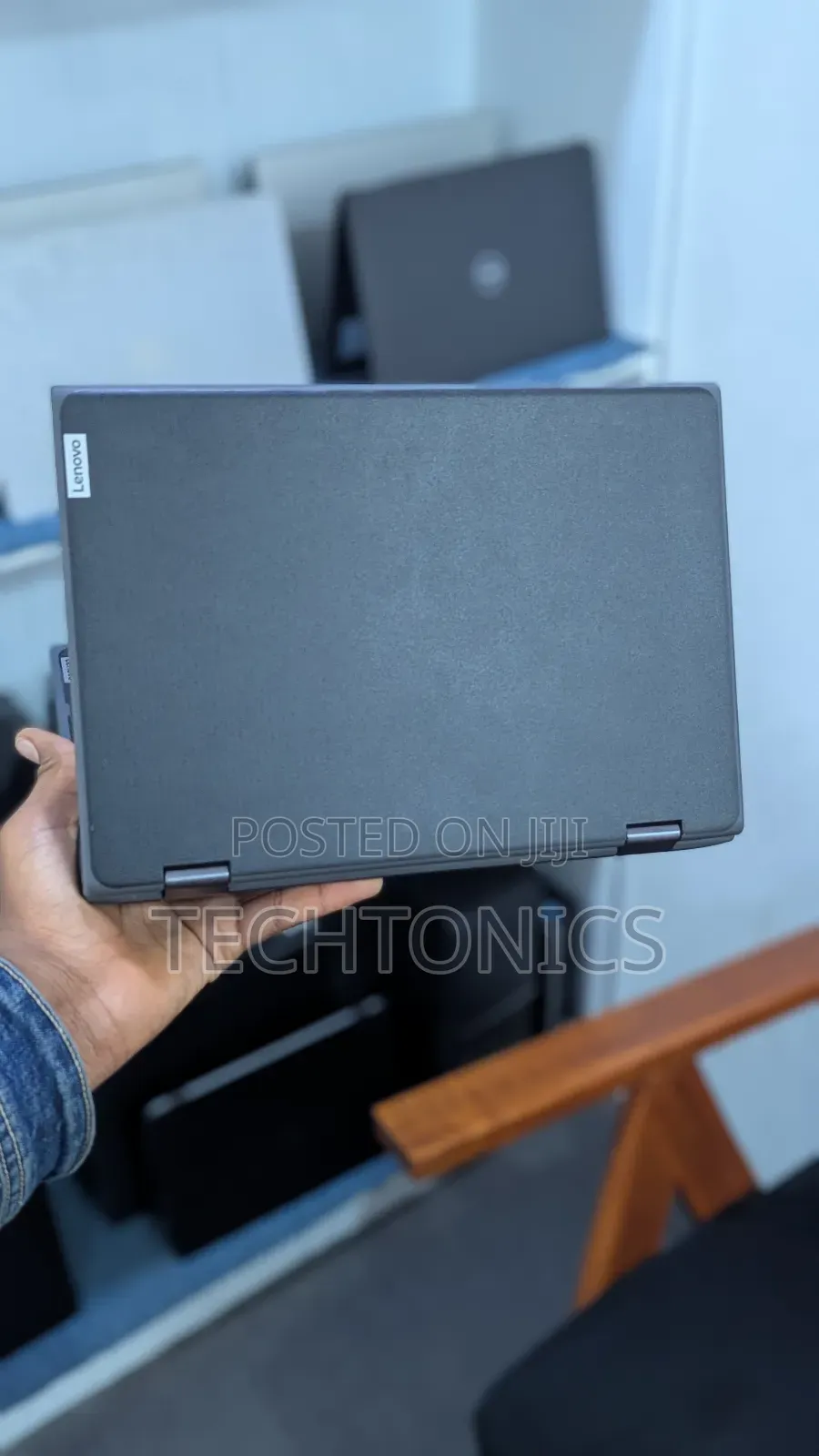 Laptop Lenovo 300e 4GB Intel SSD 128GB