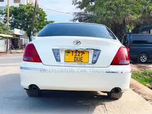 Toyota Crown Majesta 2005 White