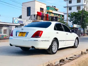 Toyota Crown Majesta 2005 White