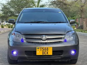 Toyota IST 2004 Gray