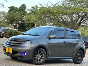Toyota IST 2004 Gray