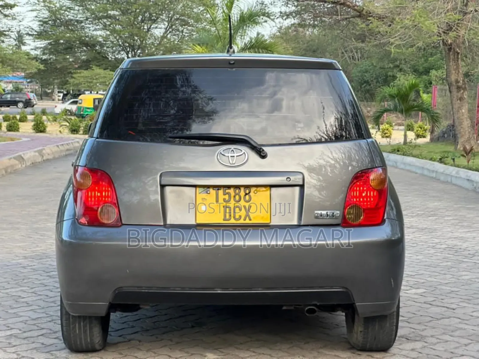 Toyota IST 2004 Gray