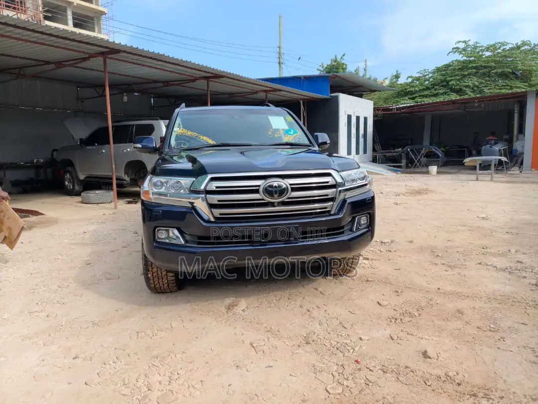 Toyota Land Cruiser 4.6 V8 ZX 2018 Blue