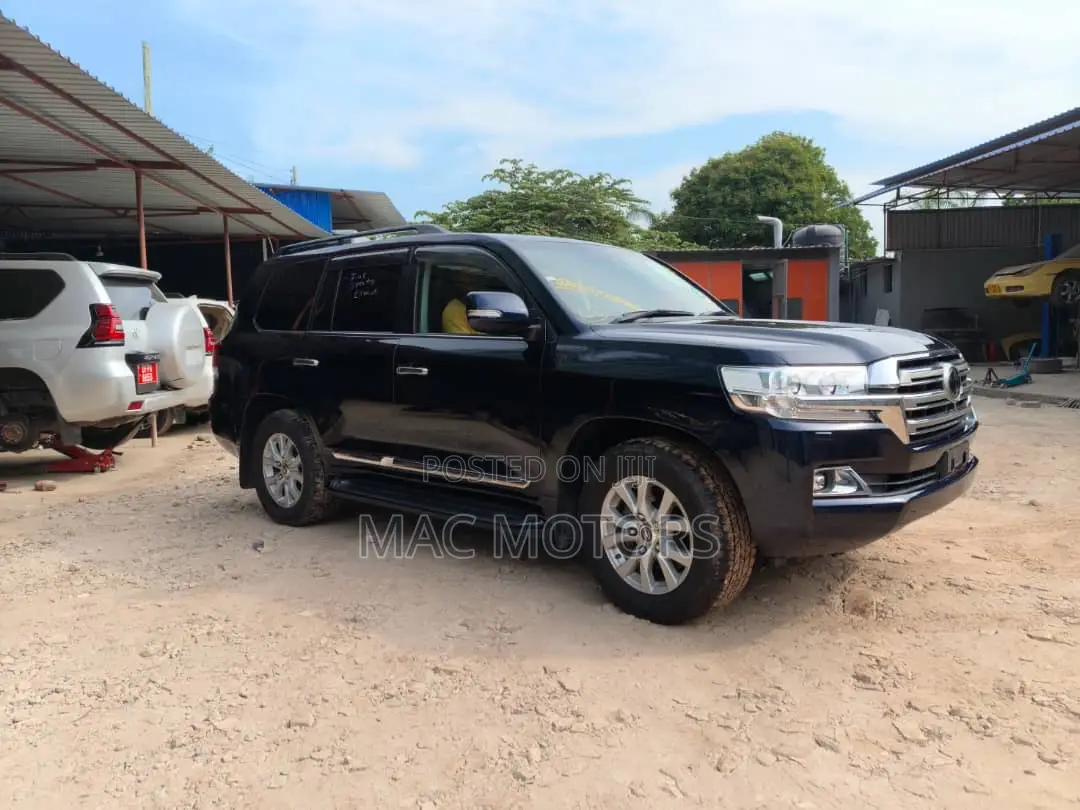 Toyota Land Cruiser 4.6 V8 ZX 2018 Blue