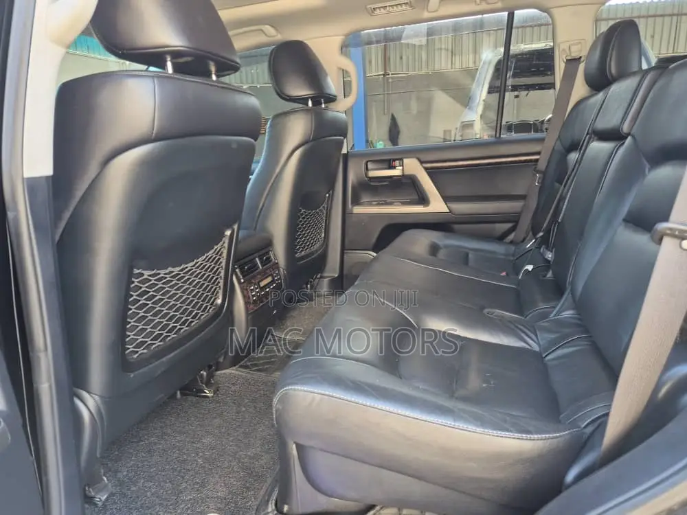 Toyota Land Cruiser 2011 Black