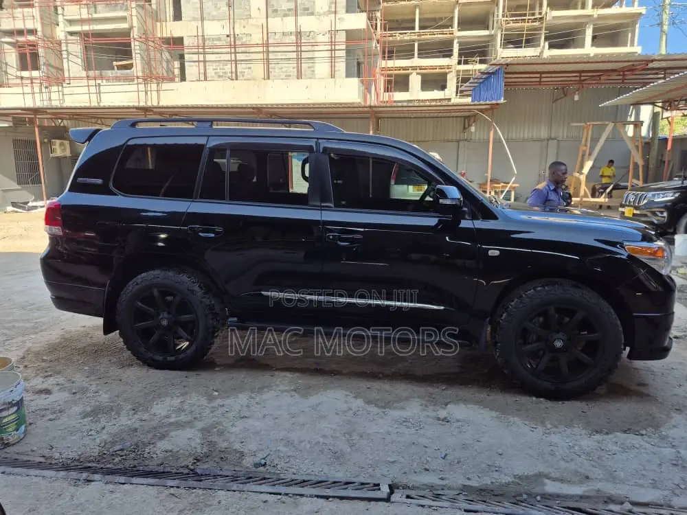 Toyota Land Cruiser 2011 Black