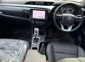 Toyota Hilux 2021 Blue