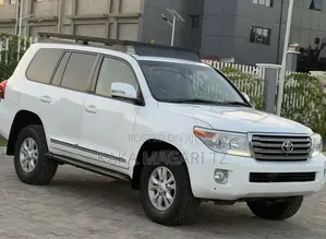 Toyota Land Cruiser 2015 Pearl