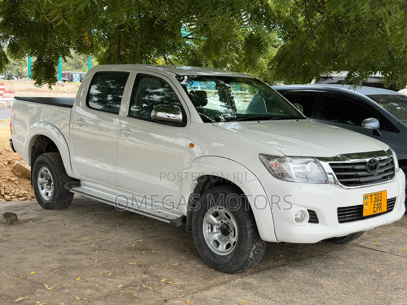 Toyota Hilux 2015 White