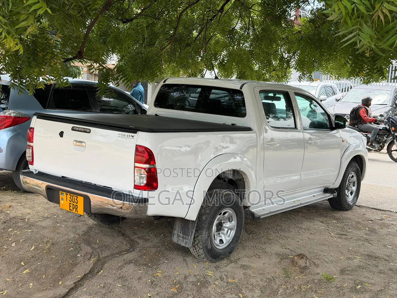 Toyota Hilux 2015 White