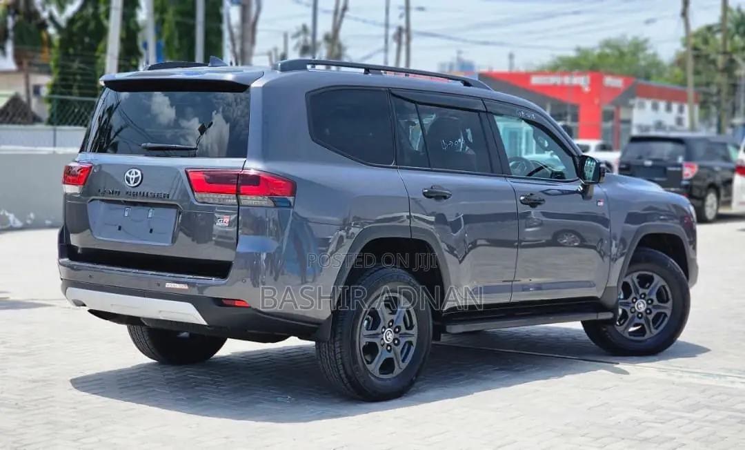 New Toyota Land Cruiser 2025 Gray