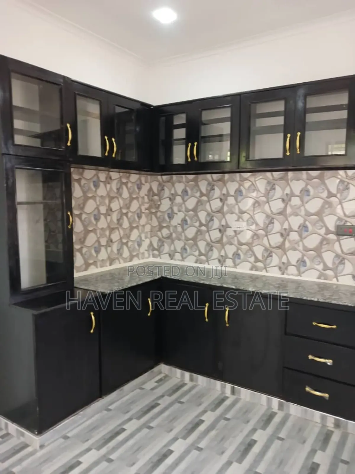 3bdrm House in Goba for sale