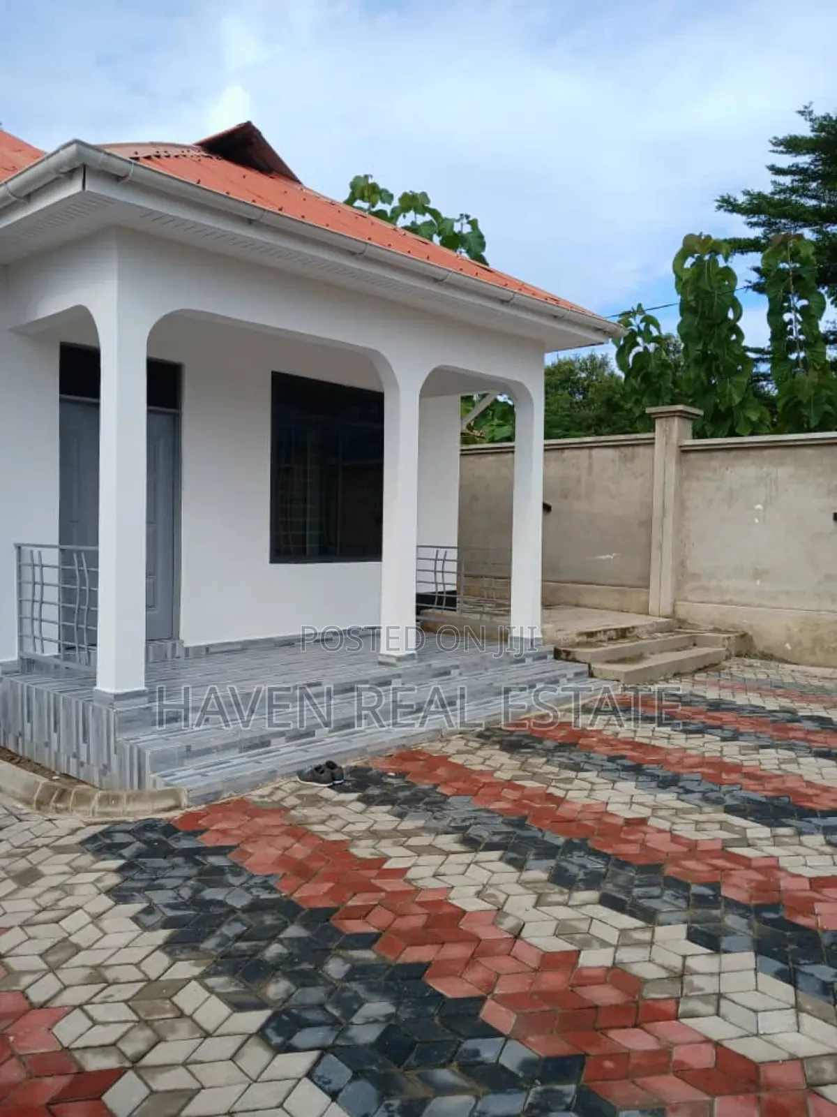 3bdrm House in Goba for sale