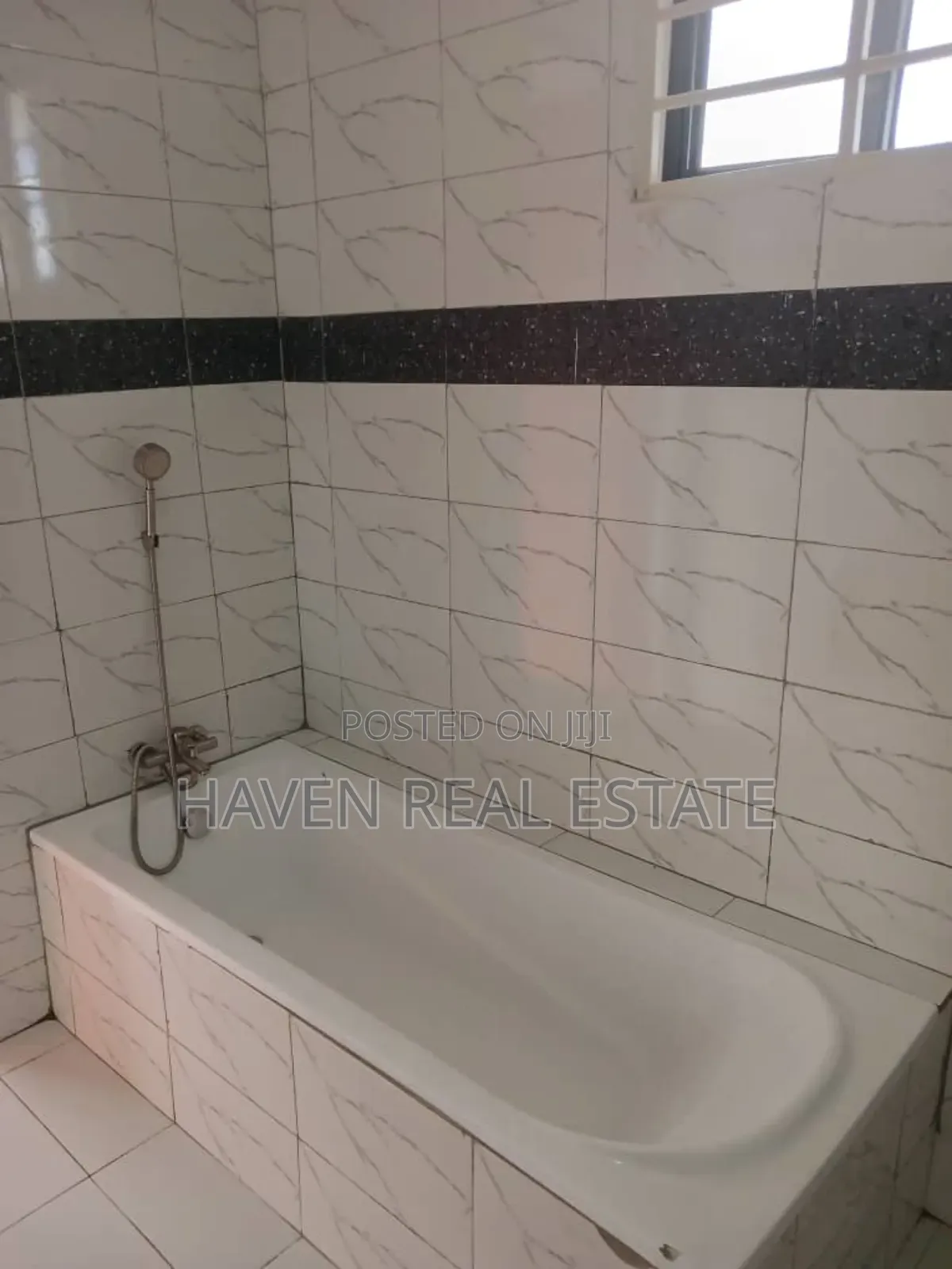 3bdrm House in Goba for sale