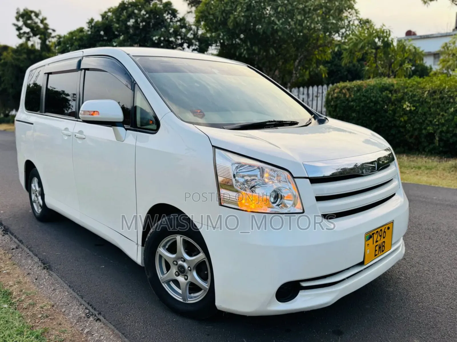 Toyota Noah 2008 Off white