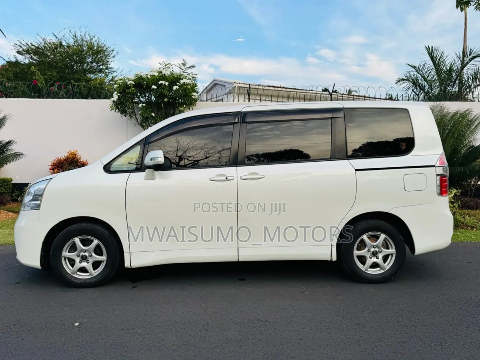 Toyota Noah 2008 Off white
