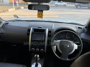 Nissan X-Trail 2011 Silver