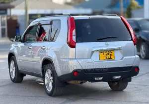 Nissan X-Trail 2011 Silver
