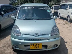 Toyota Fun Cargo 2005 Silver