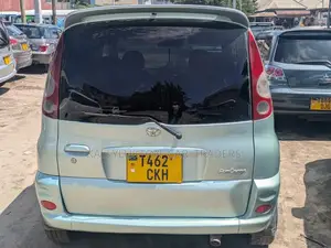 Toyota Fun Cargo 2005 Silver