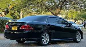 Toyota Crown 2009 Black