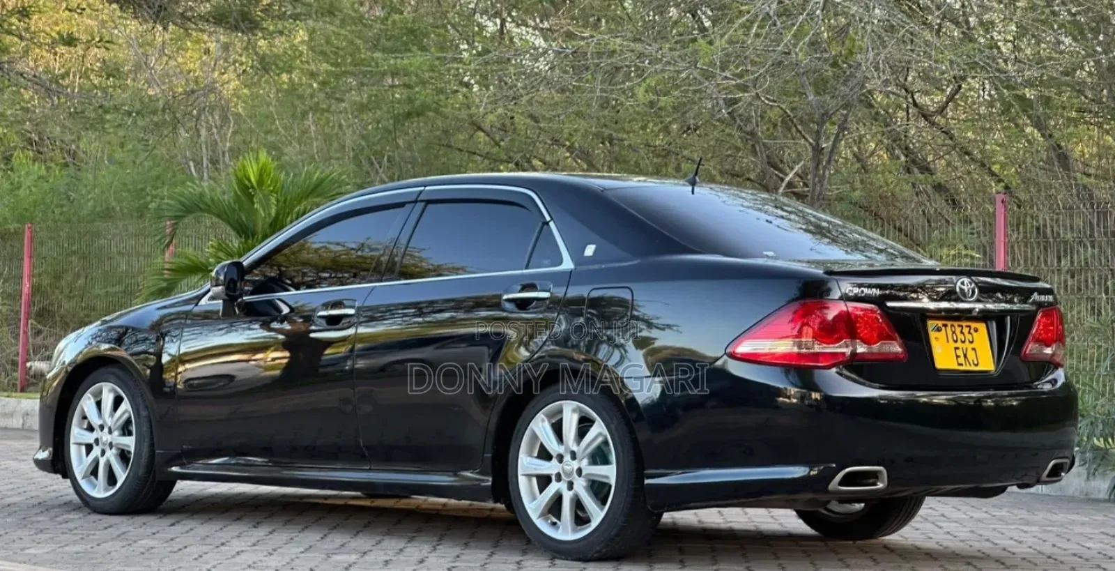 Toyota Crown 2009 Black