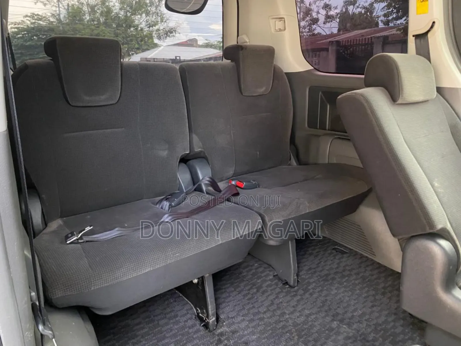 Toyota Noah 2.0 143hp AWD (7 Seater) 2008 Blue