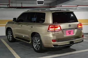 Toyota Land Cruiser 2017 Gold