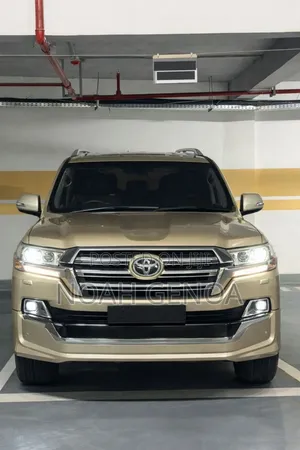 Toyota Land Cruiser 2017 Gold