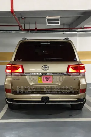 Toyota Land Cruiser 2017 Gold