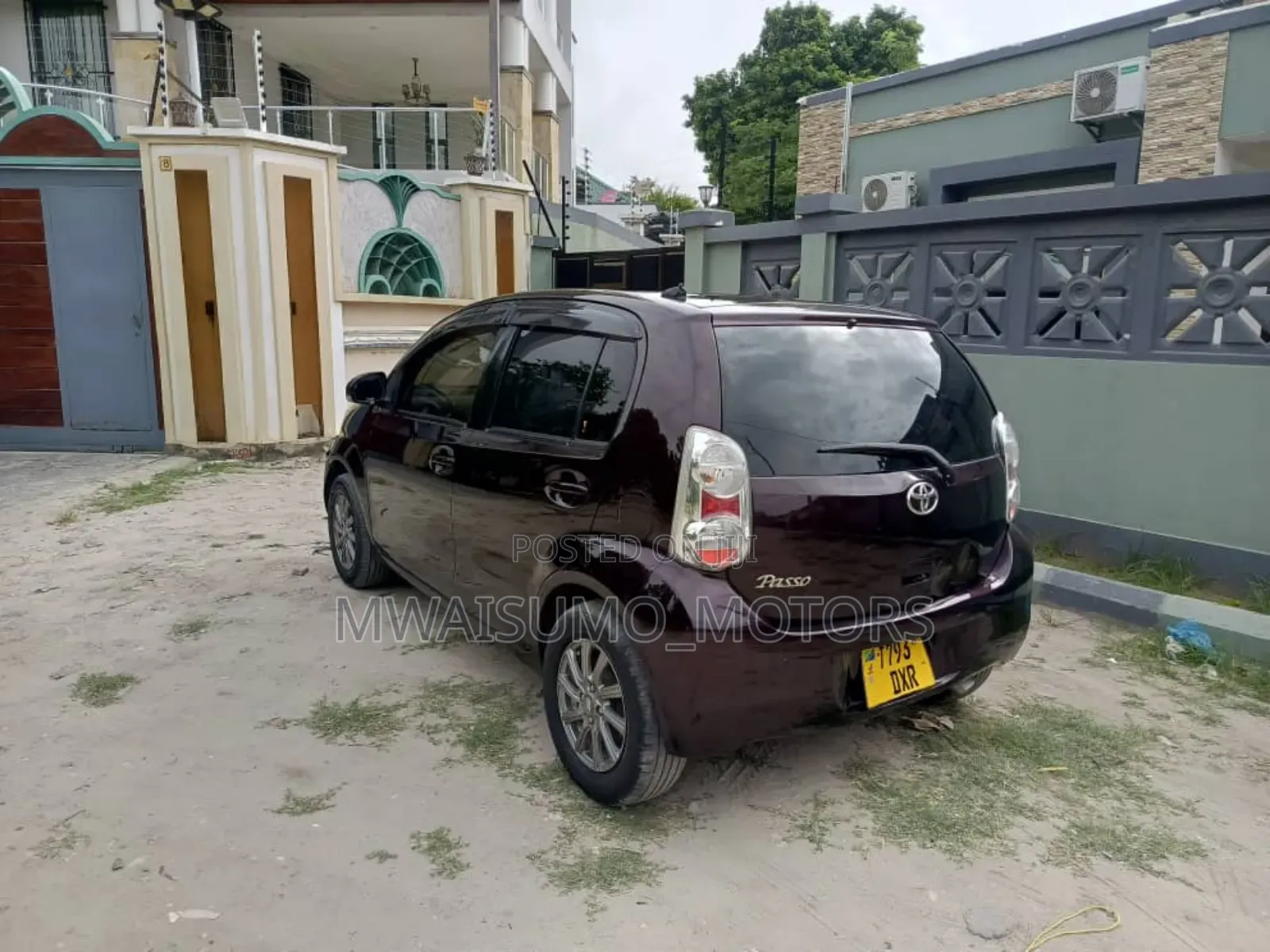Toyota Passo 2011 Black