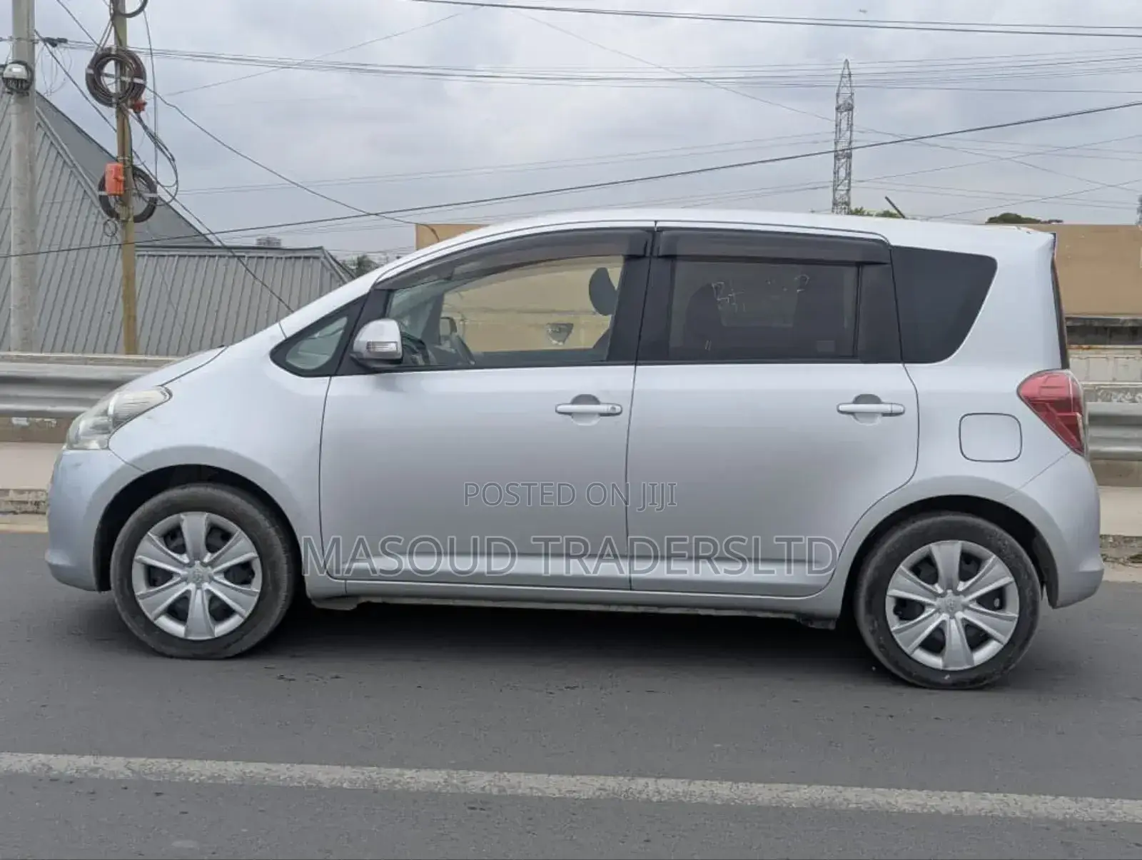 Toyota Ractis 1.5 AWD 2009 White