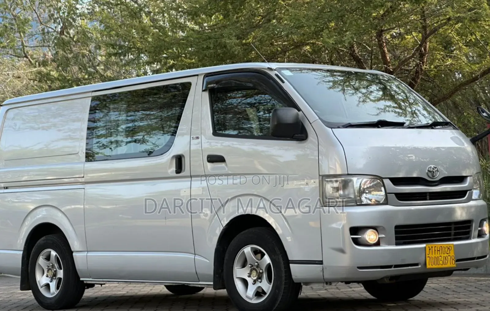 Toyota Quantum 2010 Silver