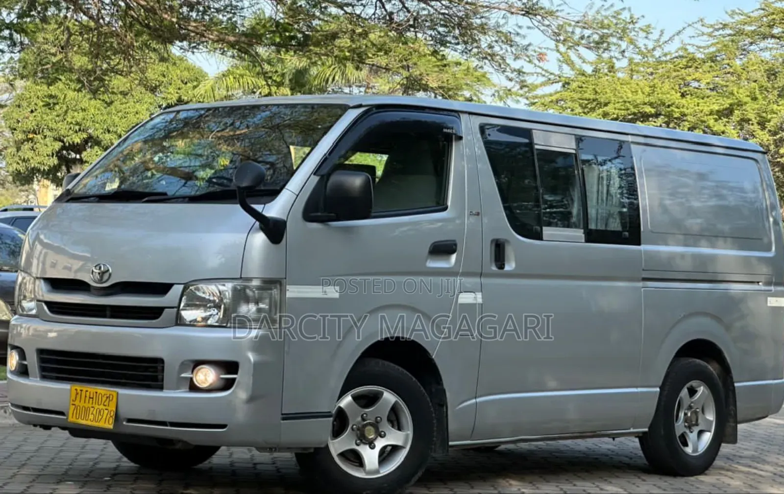 Toyota Quantum 2010 Silver