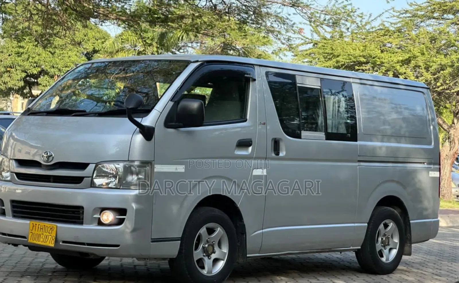 Toyota Quantum 2010 Silver