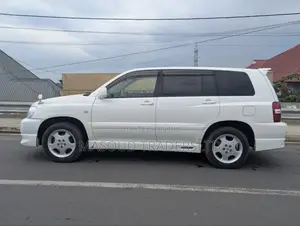 Toyota Kluger 2005 White