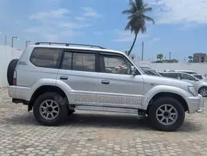 Toyota Land Cruiser Prado 4.0 Petrol GX-R 2002 White