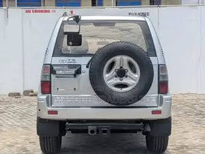 Toyota Land Cruiser Prado 4.0 Petrol GX-R 2002 White