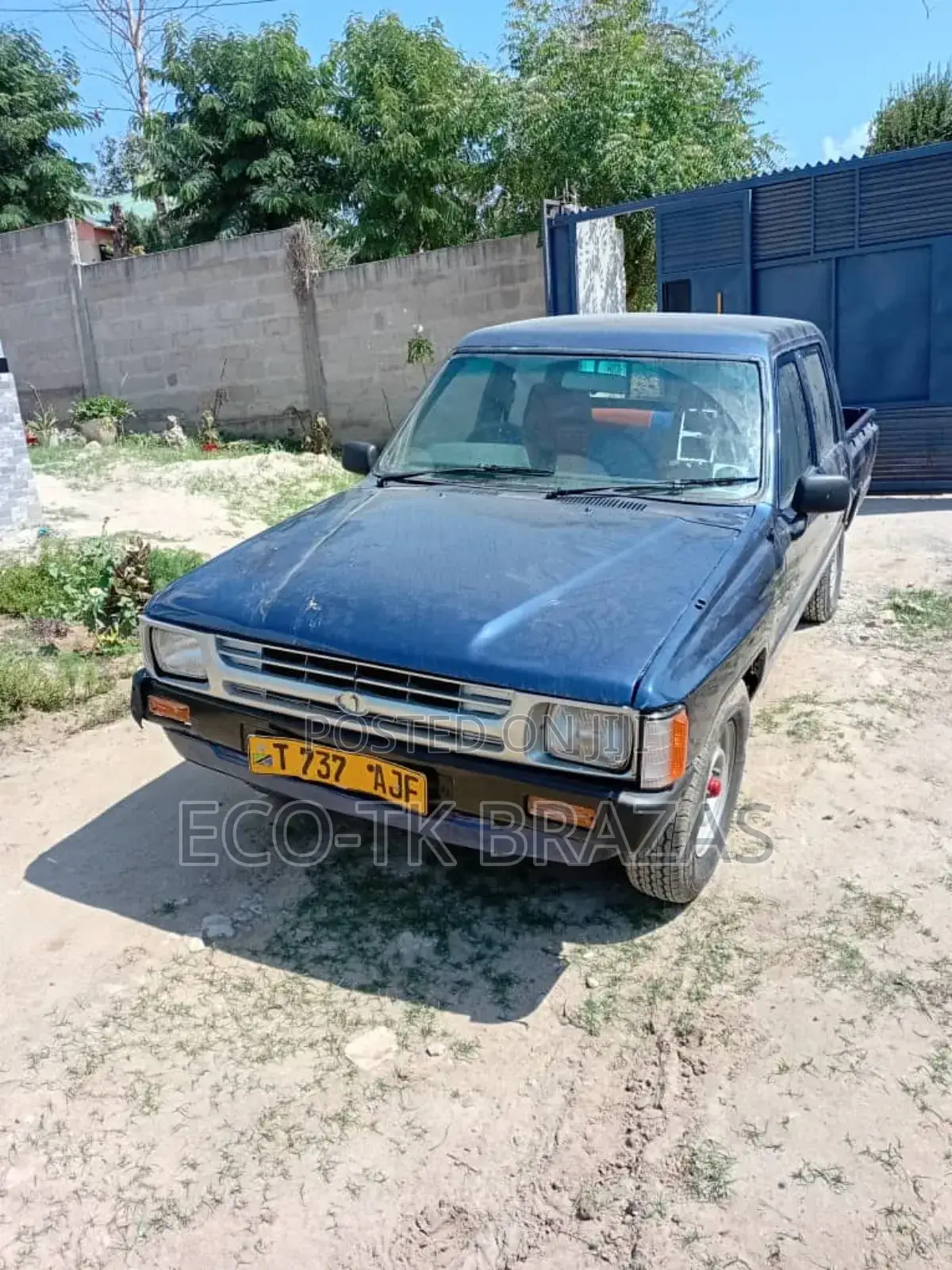 Toyota Hilux 1989 Blue