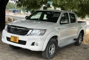 Toyota Hilux 2015 White