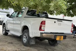 Toyota Hilux 2015 White