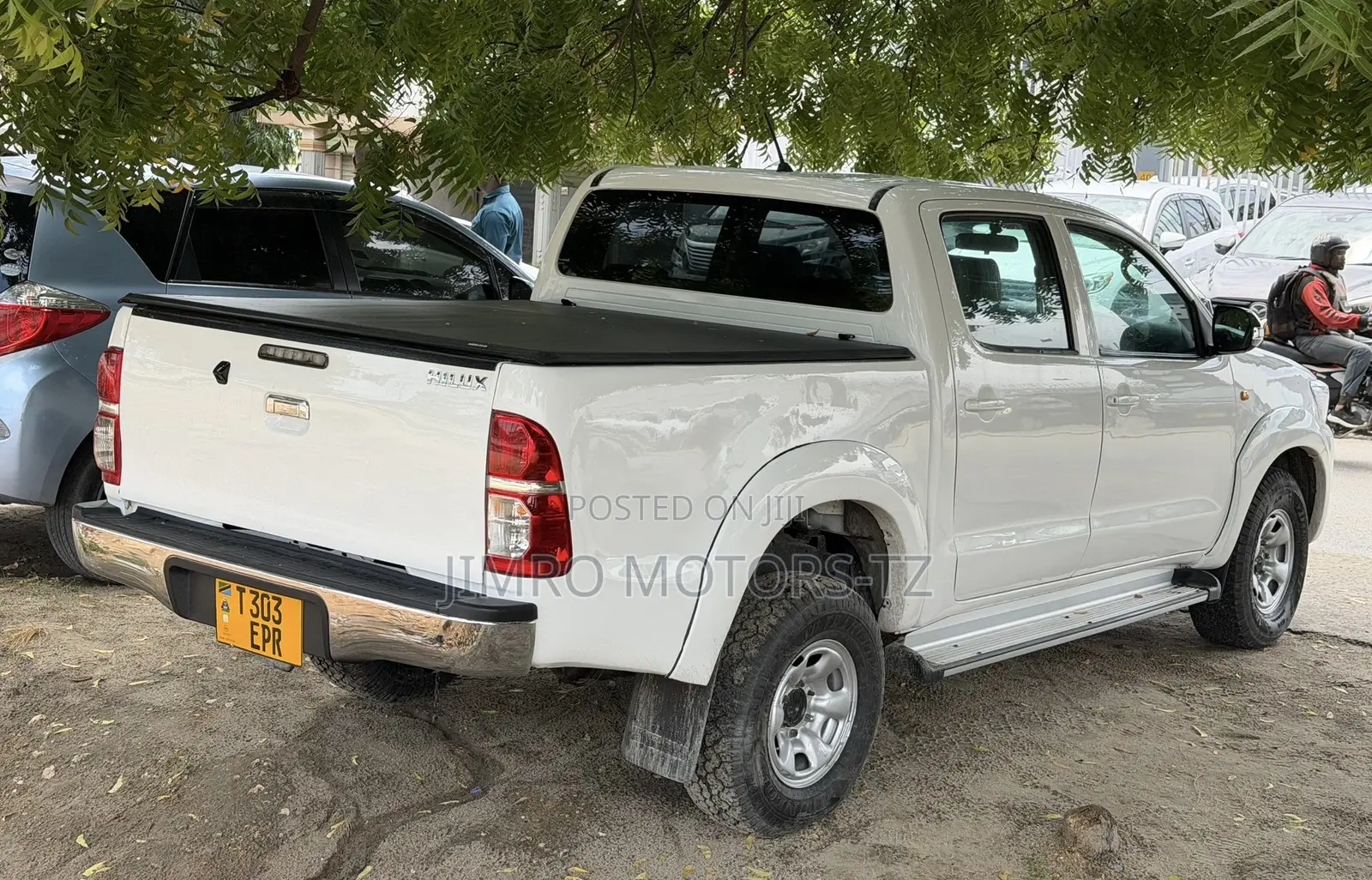 Toyota Hilux 2015 White