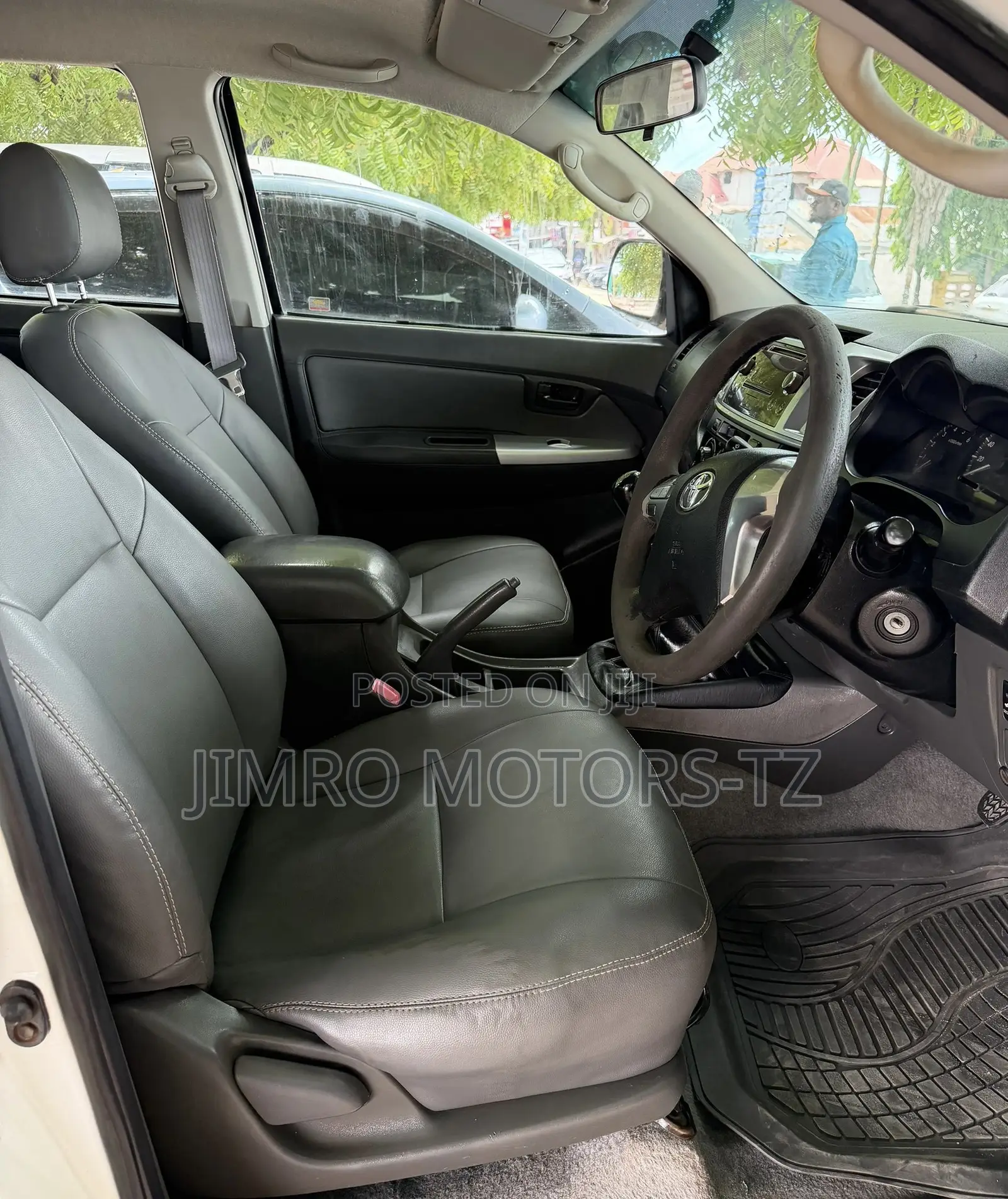 Toyota Hilux 2015 White