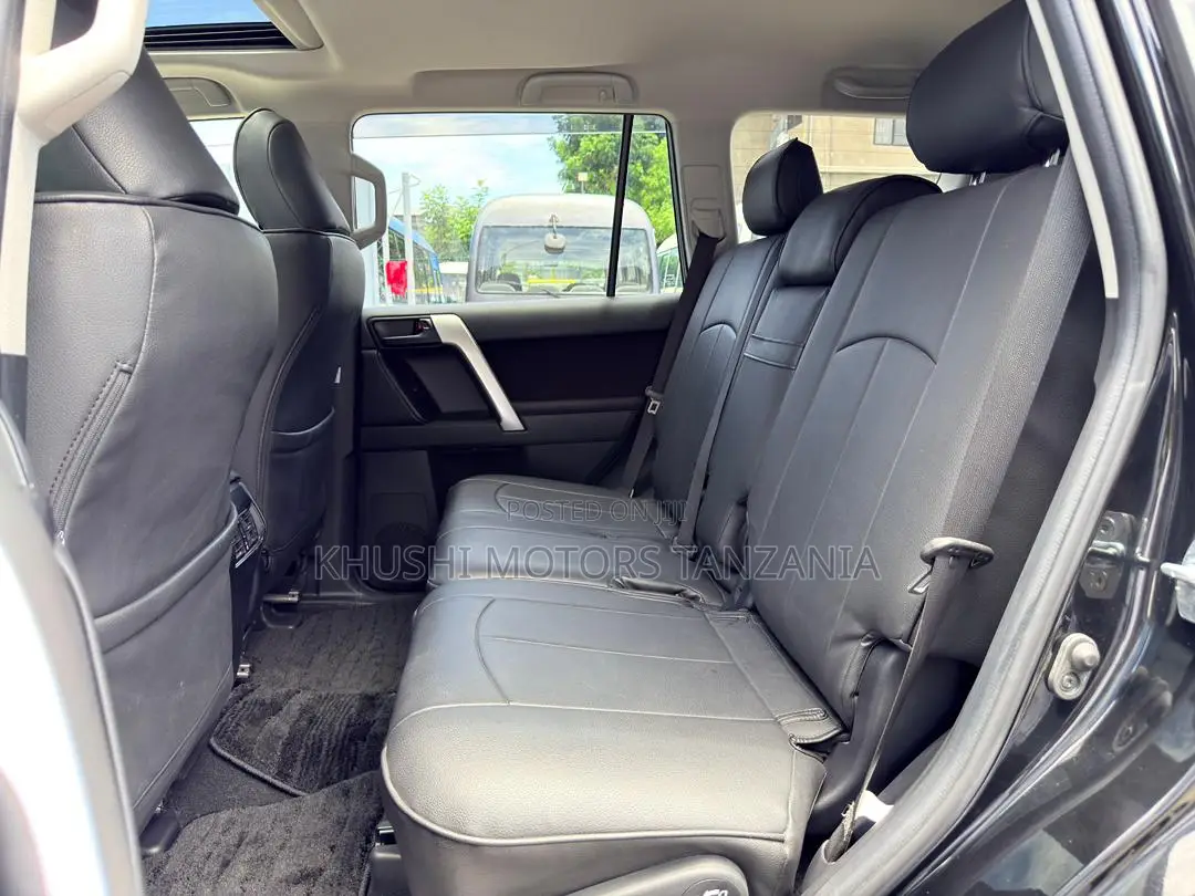 Toyota Land Cruiser Prado 2.8 2022 Black