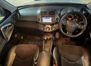 Toyota Vanguard 2012 Off white