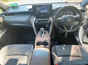 Toyota Harrier 2022 White