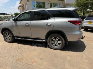 Toyota Fortuner 2021 Gray