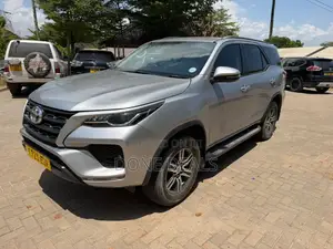 Toyota Fortuner 2021 Gray