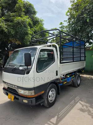 Mitsubishi Canter 1999 White
